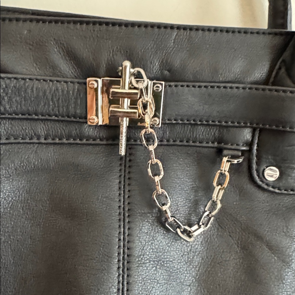 Rachel Zoe Elegant Black Leather Tote Bag - Picture 2 of 8